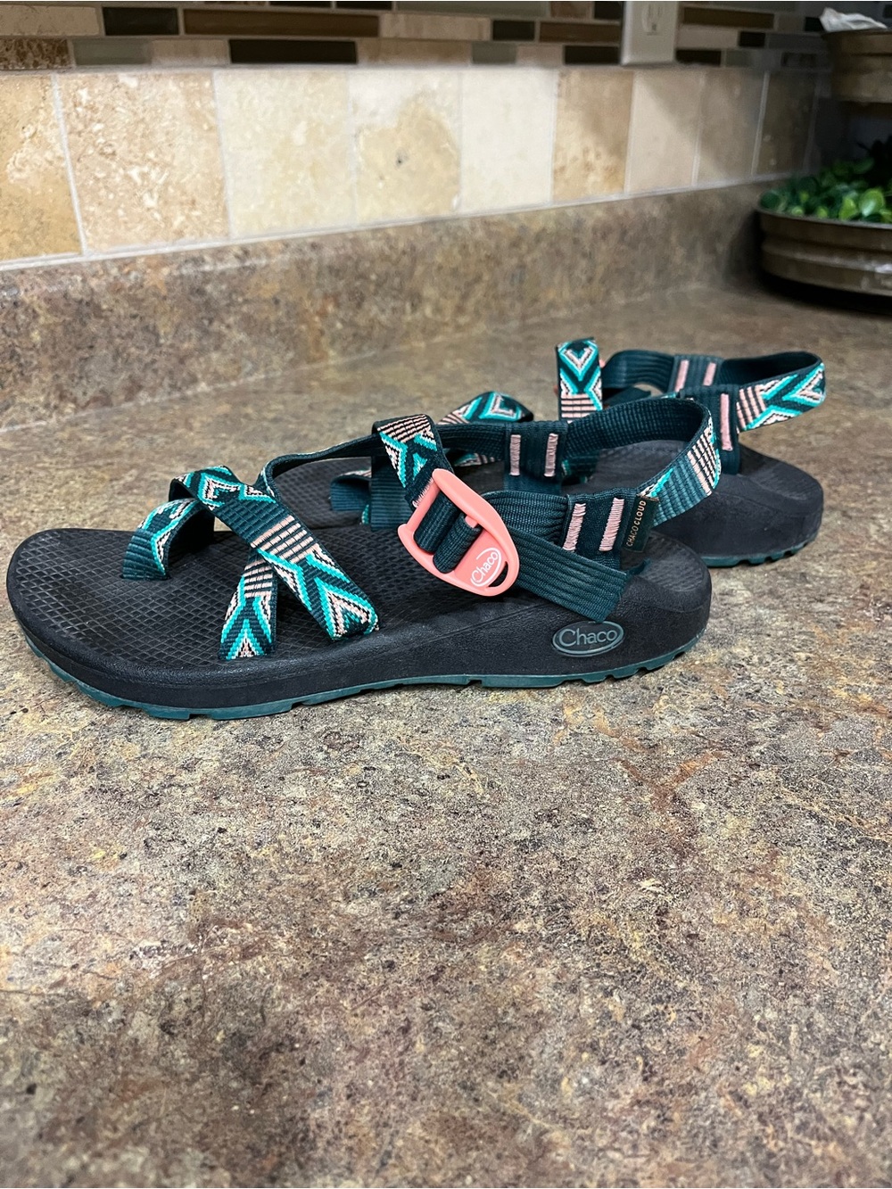Chaco Z/Cloud X2 Women’s 10 Teal Coral Geometric Hiking Sport Sandals